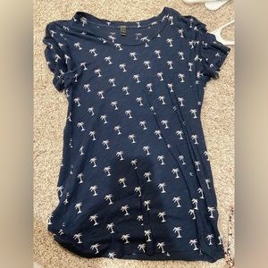 WOMENS SMALL J CREW T SHIRT WITH PALM TREES